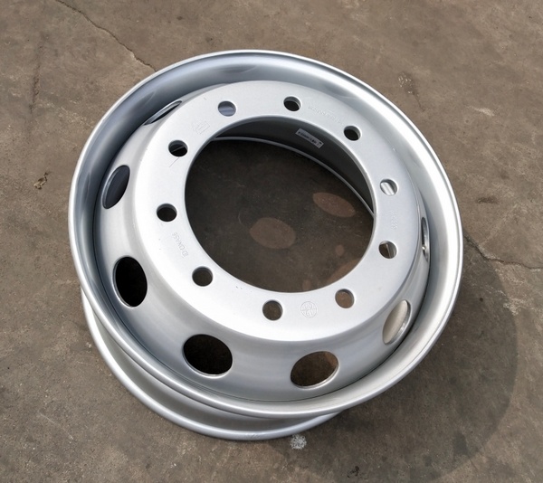 巨国22590锻造铝合金钢圈12r225适配各种半挂牵引车轮毂